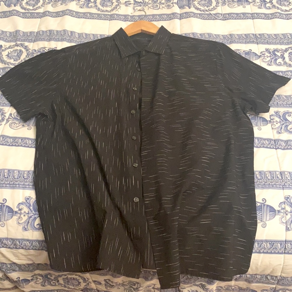 Perry Ellis L Short Sleeves Shirt. Black